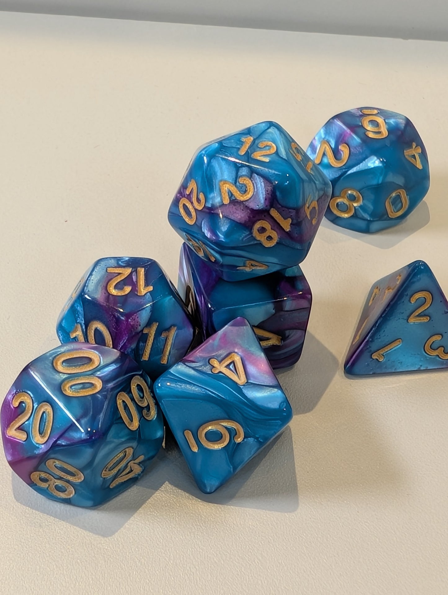 Wizard Dice Pack – Polyhedral Dice Set with Sticker, keyring, and Badge!