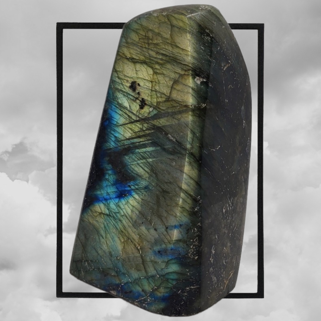 Labradorite freeform 410g, 3.5" x 2"