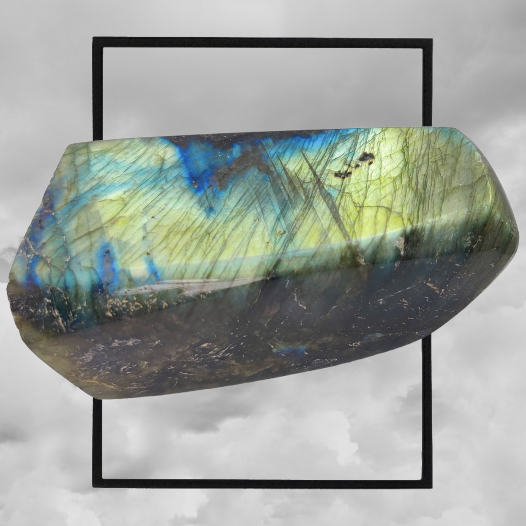 Labradorite freeform 410g, 3.5" x 2"