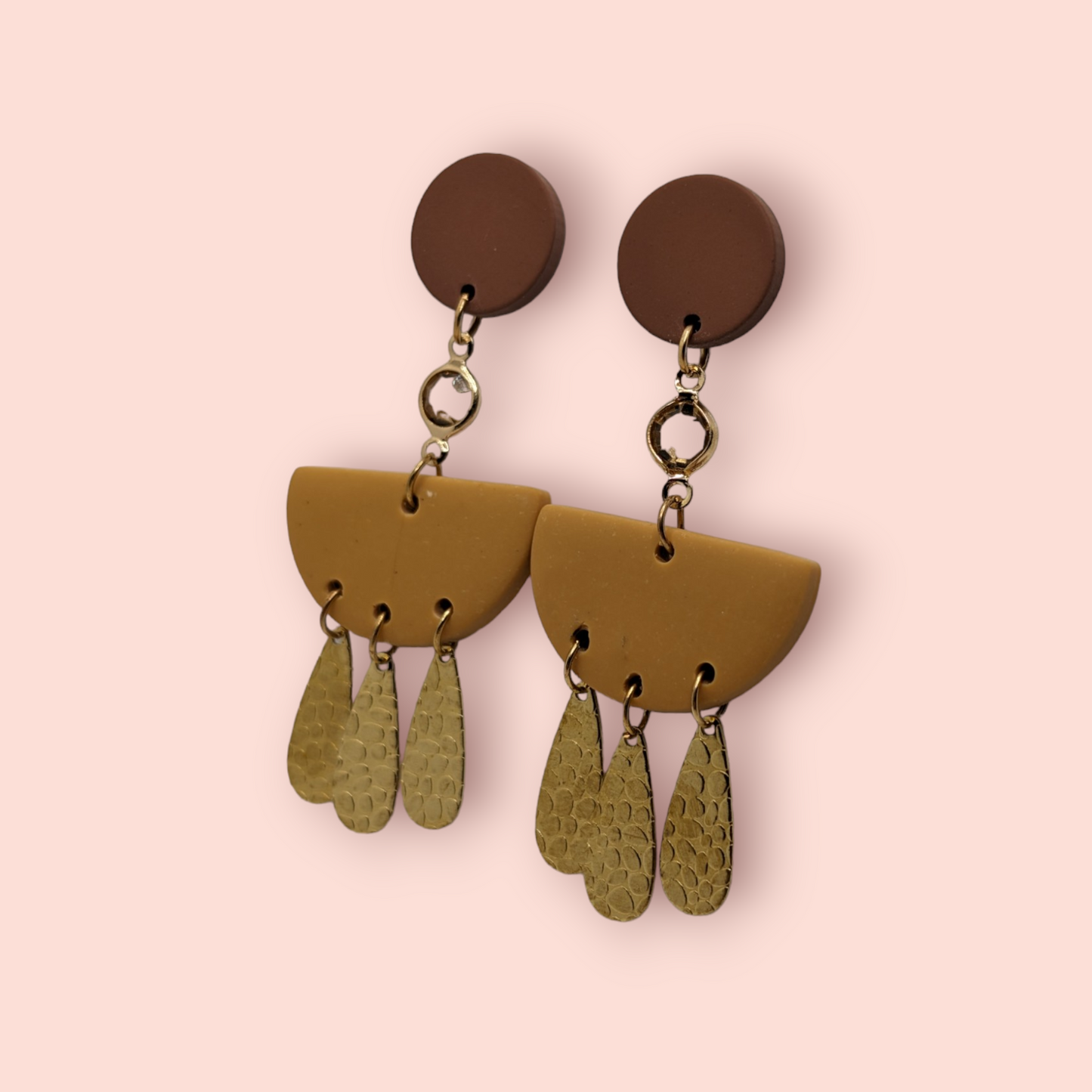 Caramel kisses themed earrings gold triplet